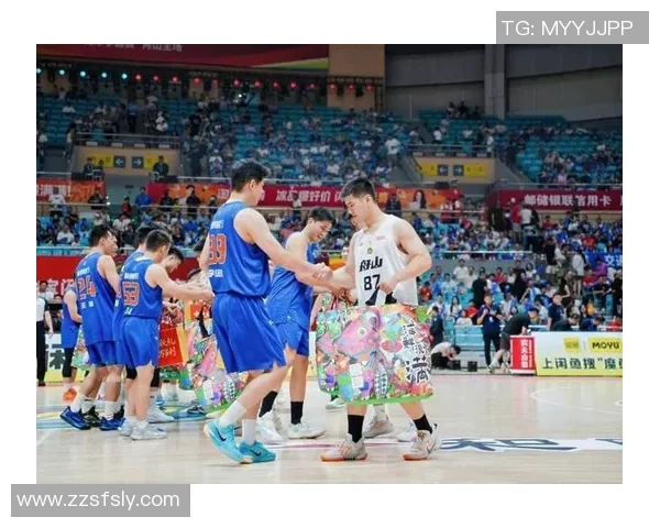 杭州足球队在挑战赛积分榜中以70分稳居首位展现强劲实力 杭州足球队在挑战赛积分榜中以70分稳居首位展现强劲实力